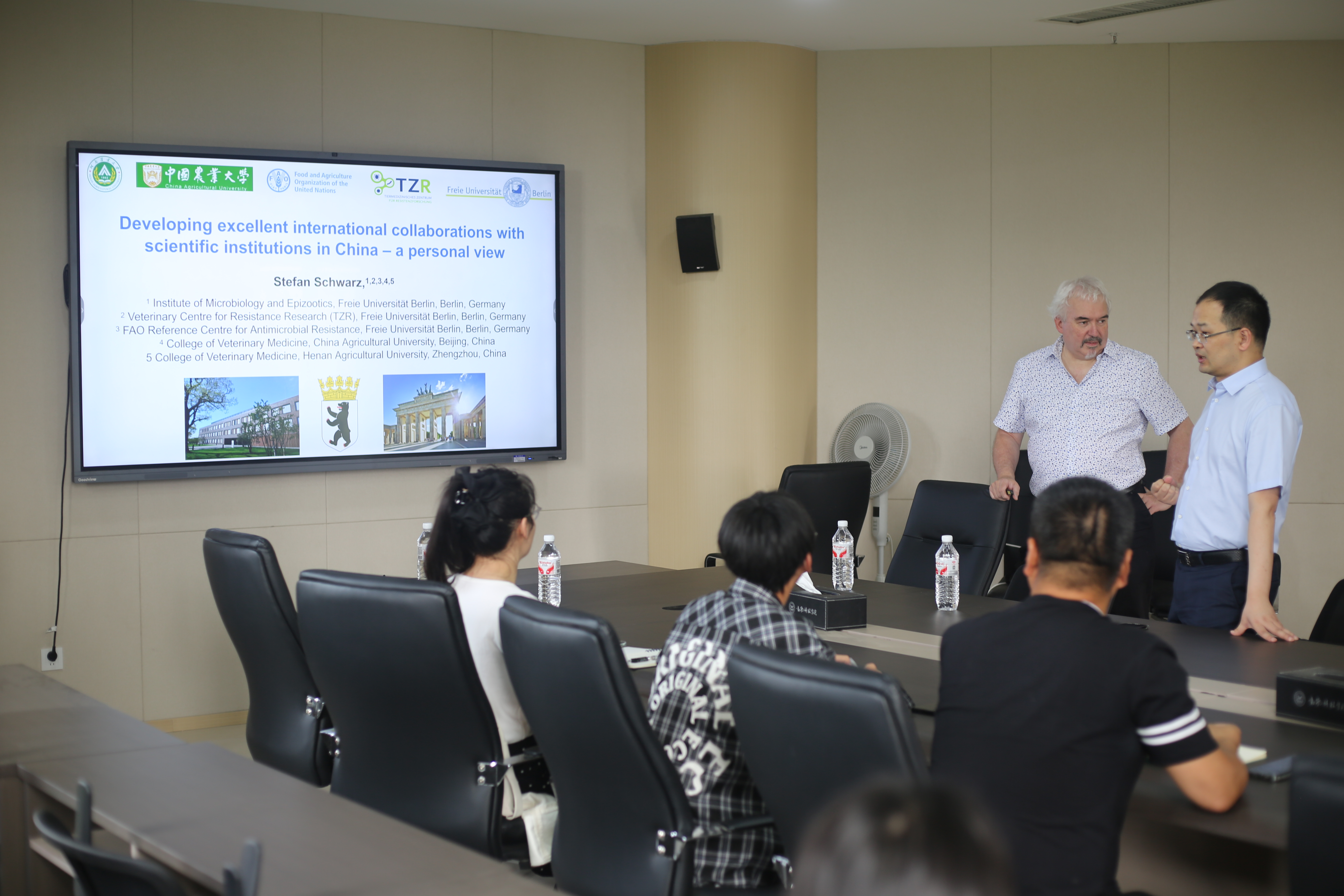 �齫������