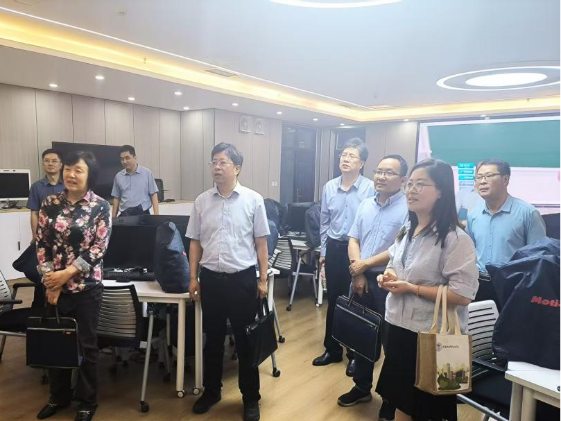 �齫������