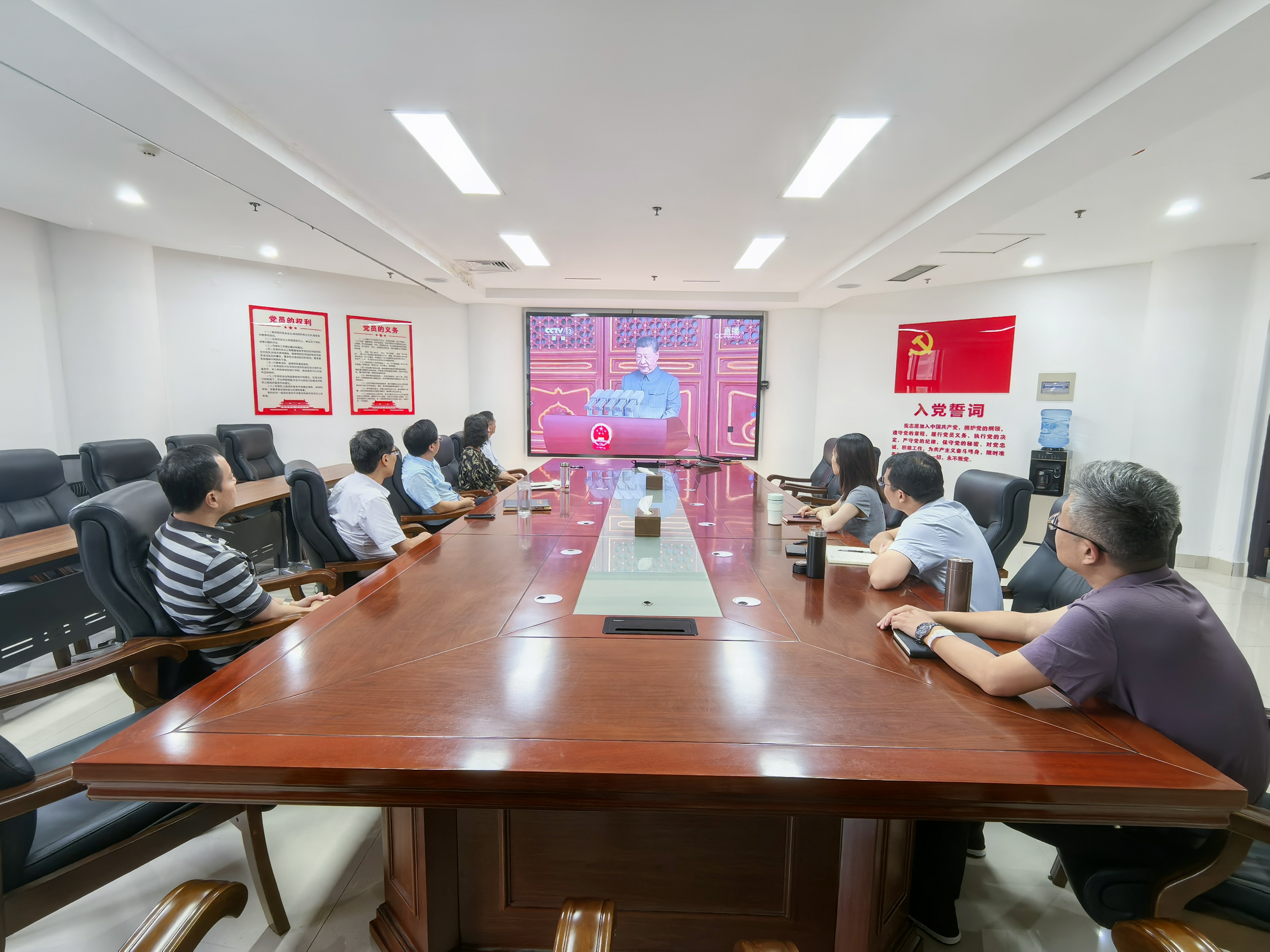 �齫������