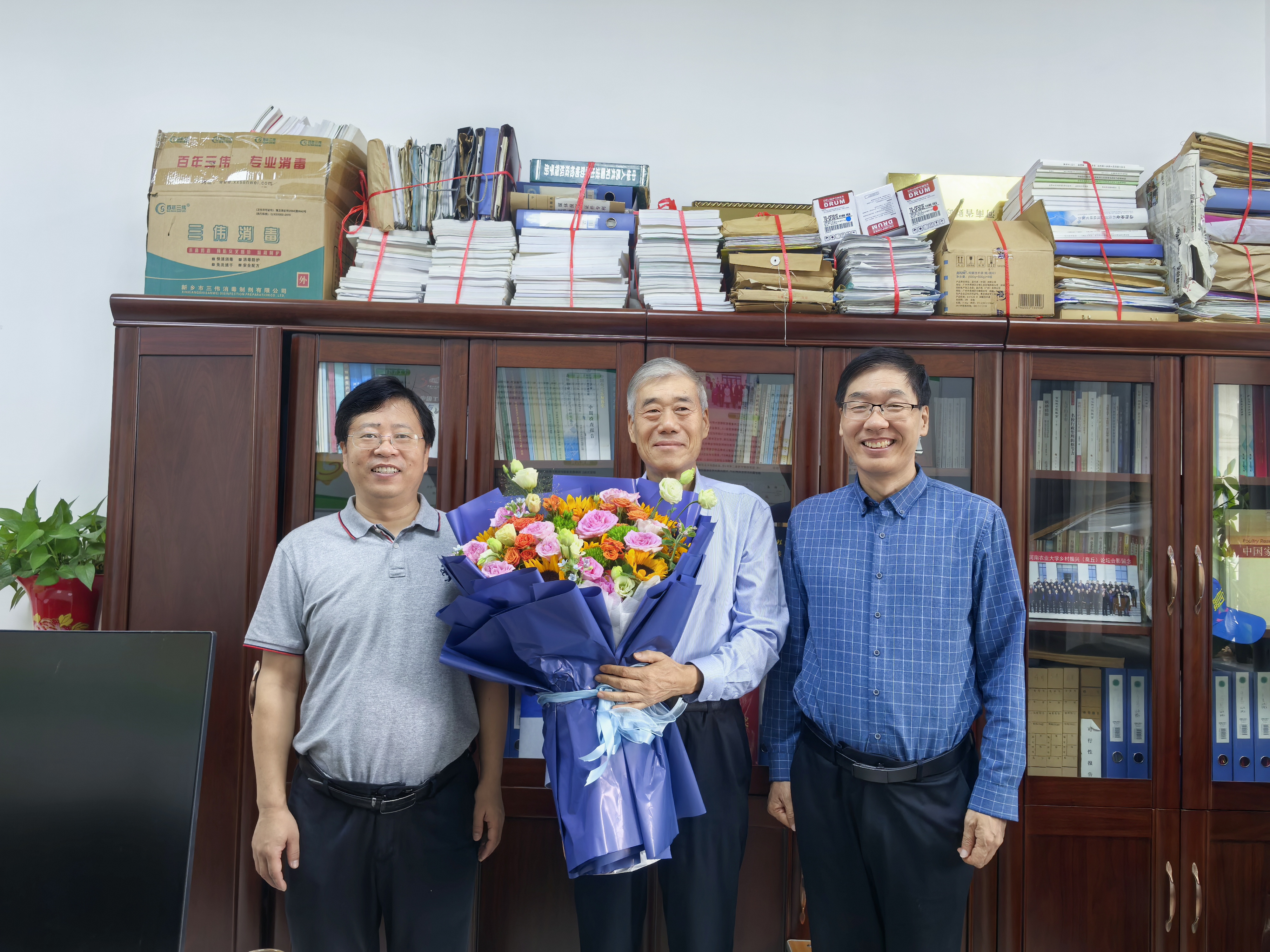 �齫������