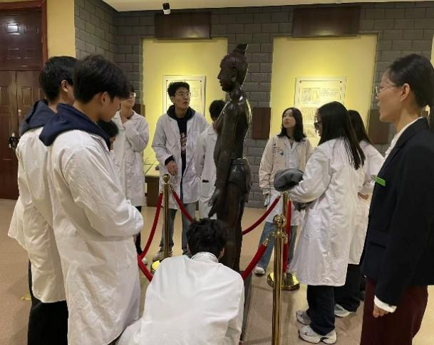 �齫������