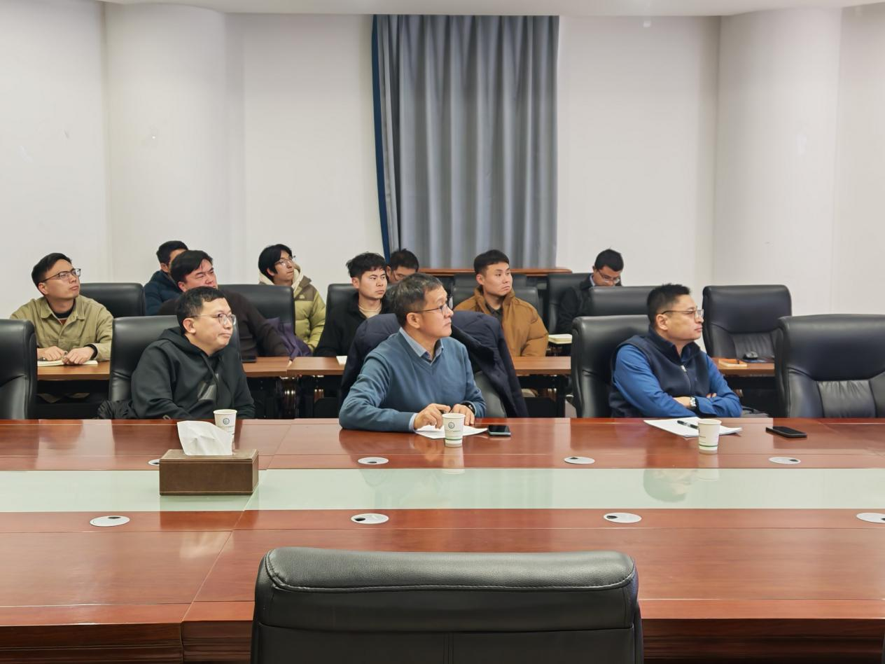 �齫������