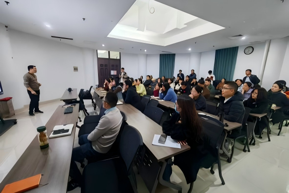 �齫������