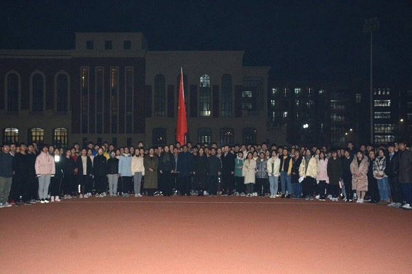 �齫������