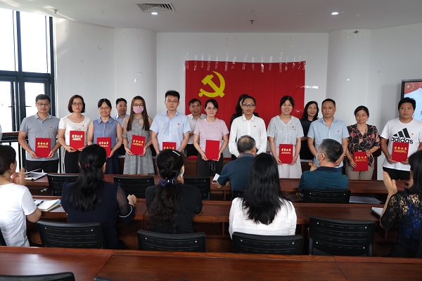 �齫������