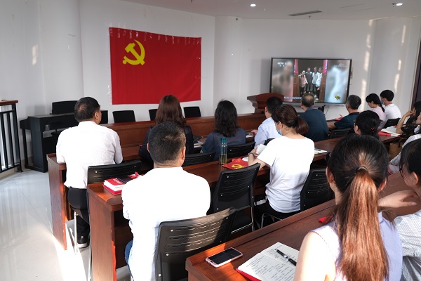 �齫������