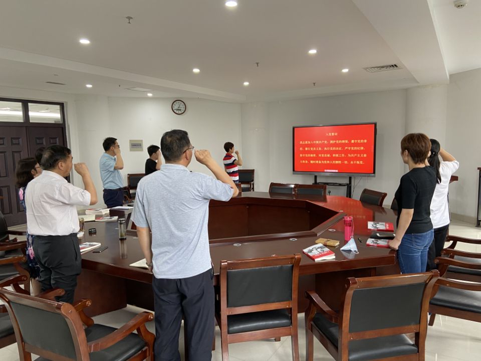 �齫������