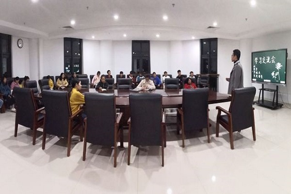 �齫������