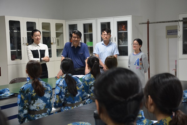 �齫������