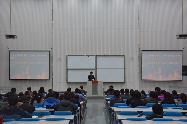 �齫������