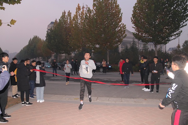 �齫������