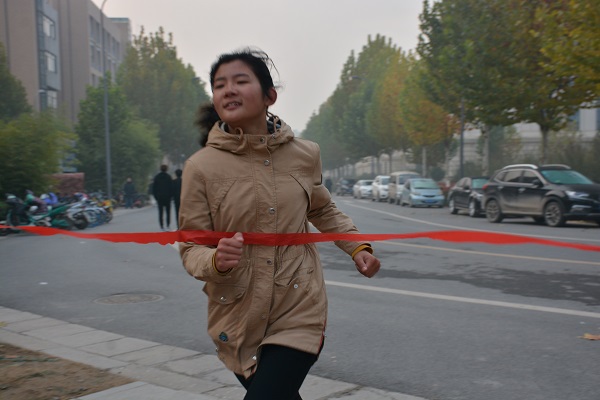 �齫������