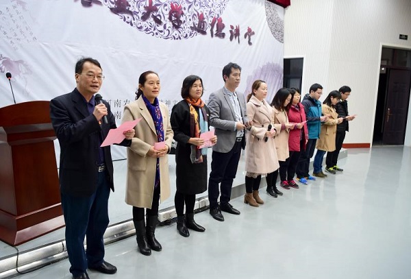 �齫������