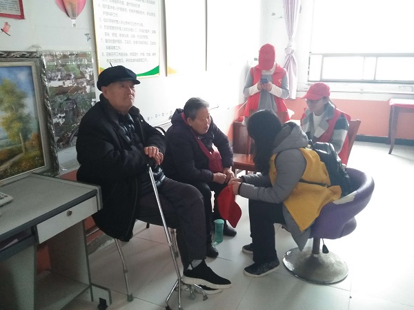 �齫������