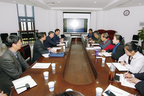 �齫������