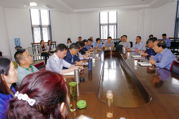 �齫������