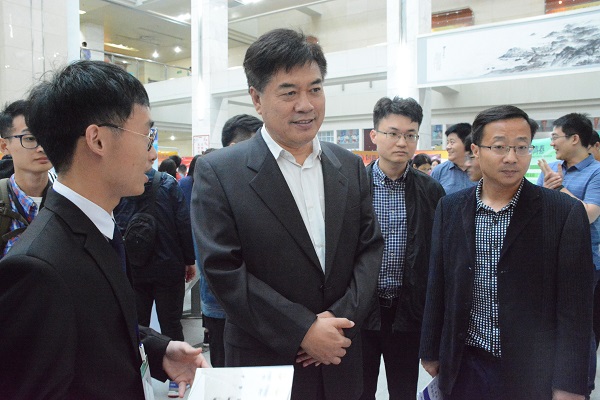 �齫������