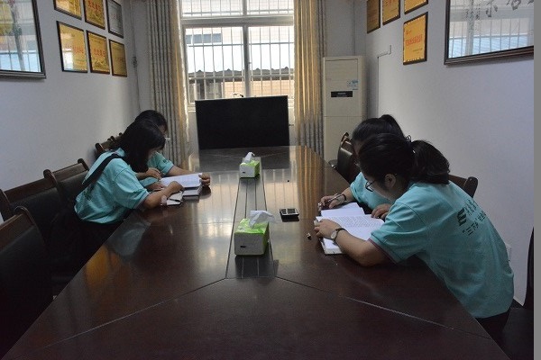 �齫������