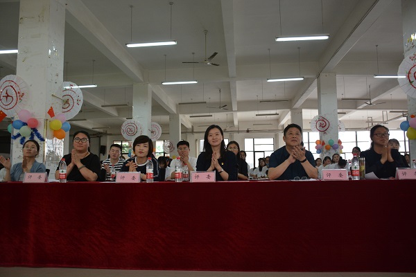 �齫������