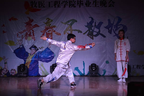 �齫������