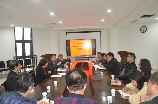 �齫������