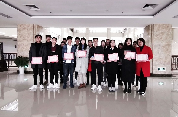 �齫������