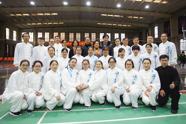 �齫������