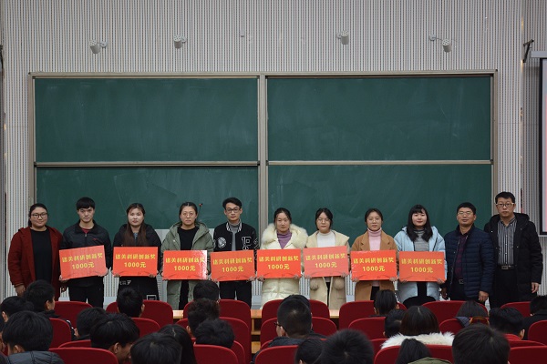 �齫������