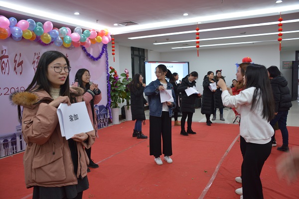 �齫������