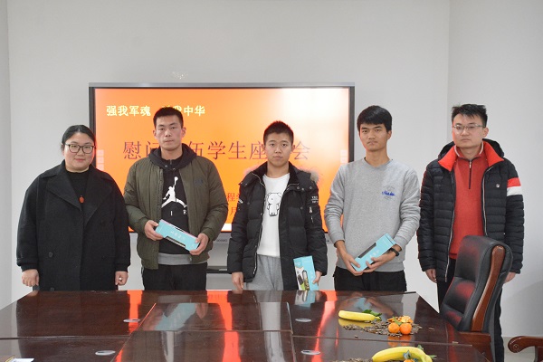 �齫������