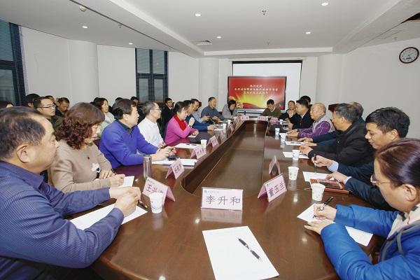 �齫������