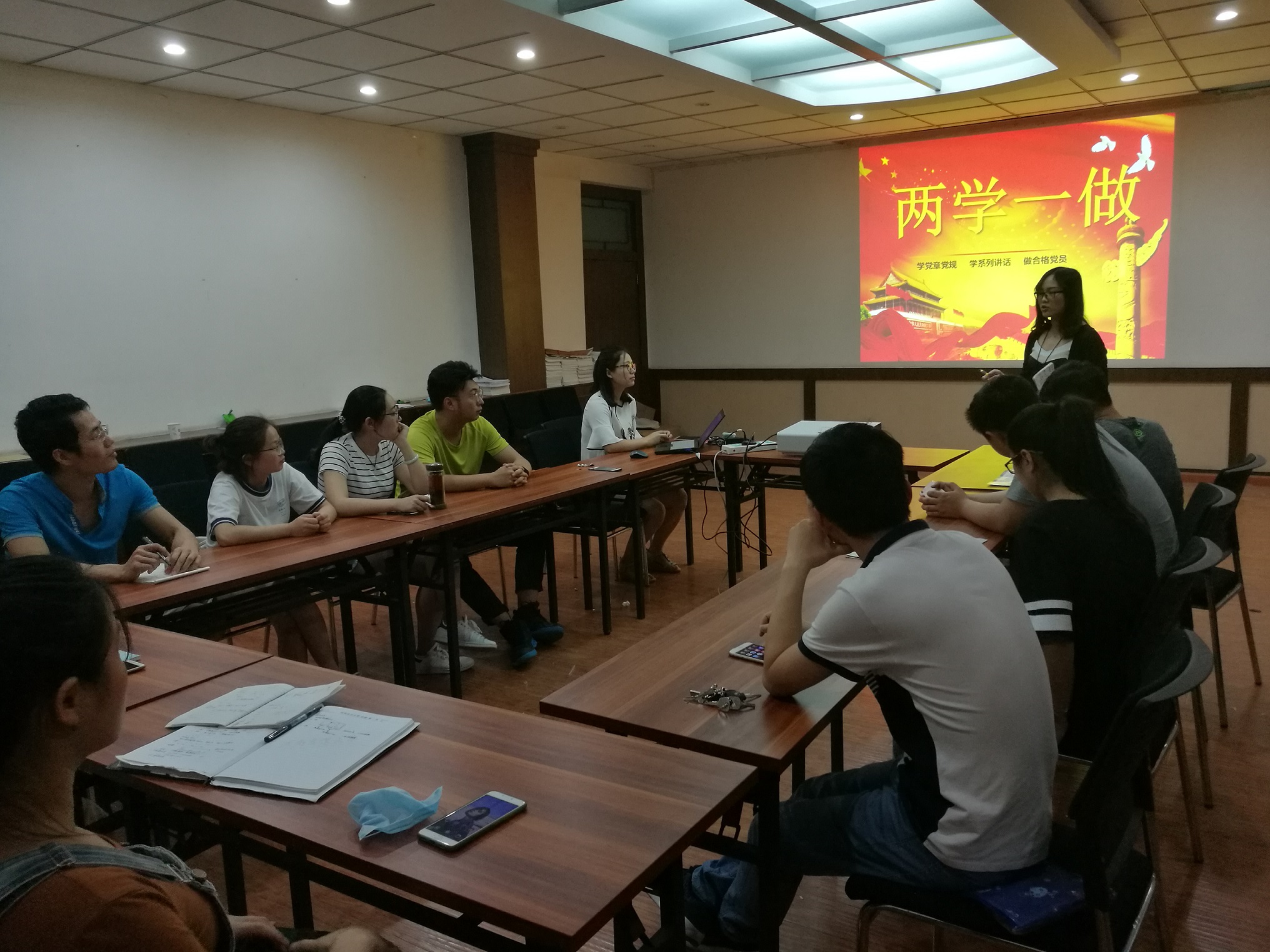 �齫������