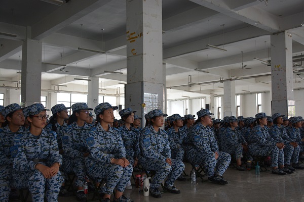 �齫������