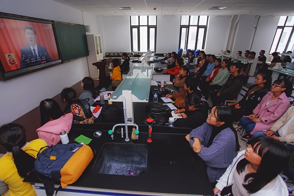 �齫������