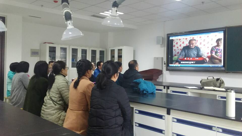 �齫������