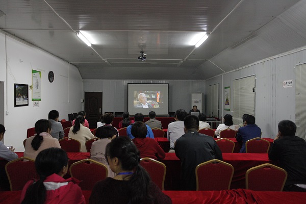 �齫������