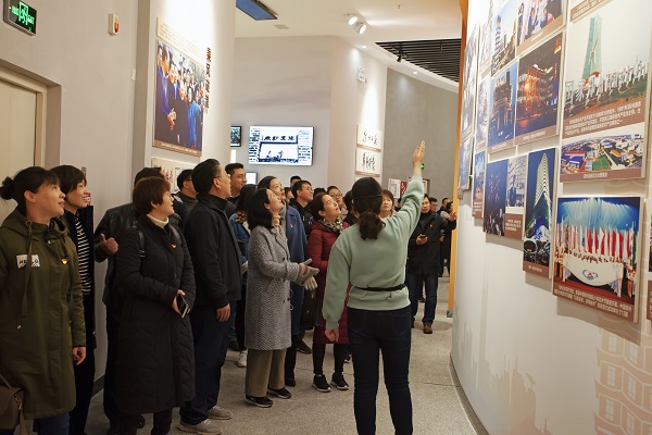 �齫������