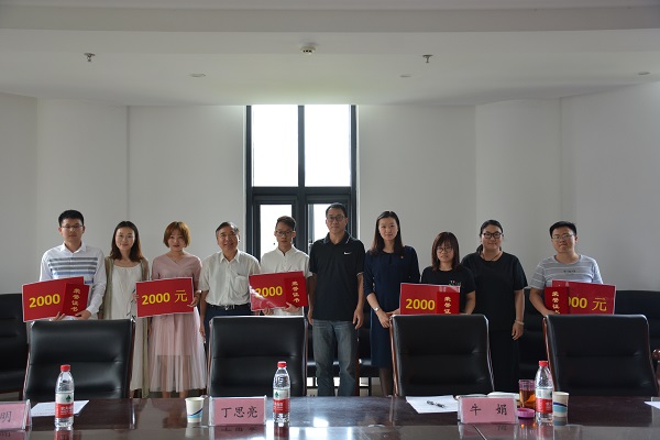 �齫������