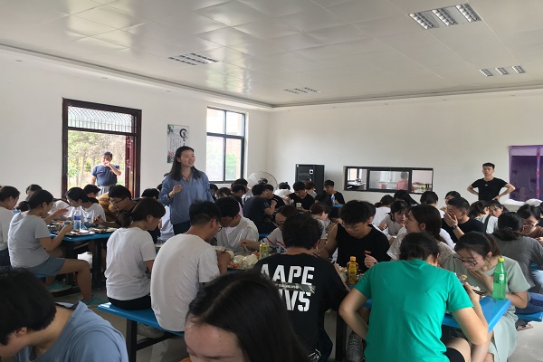 �齫������